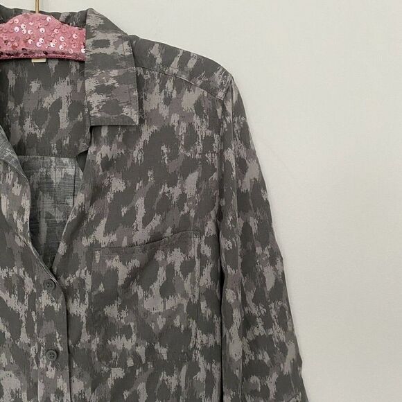 Cloth & Stone Panthera Button Down Top Animal Print Gray Size XS - Picture 2 of 8